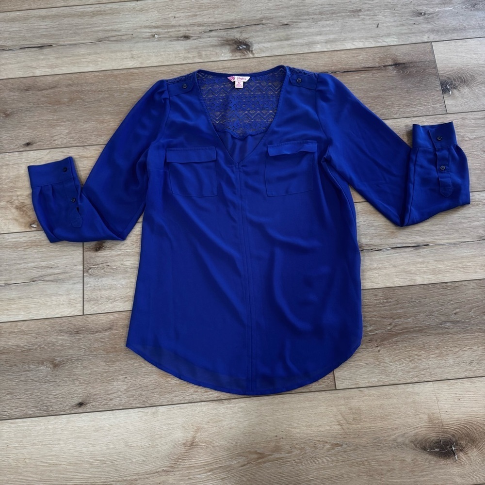 Candie's royal blue long sleeved blouse, back lace detailing, button sleeves, M. - Picture 2 of 13